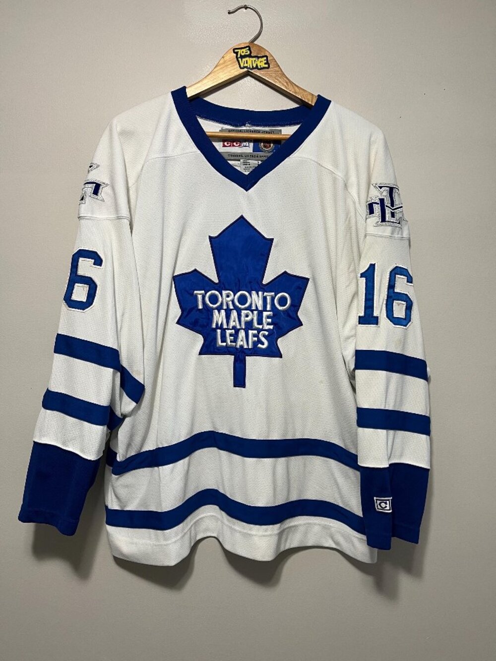 Vinatge Darcy Tucker Toronto Maple Leafs NHL CCM Jersey